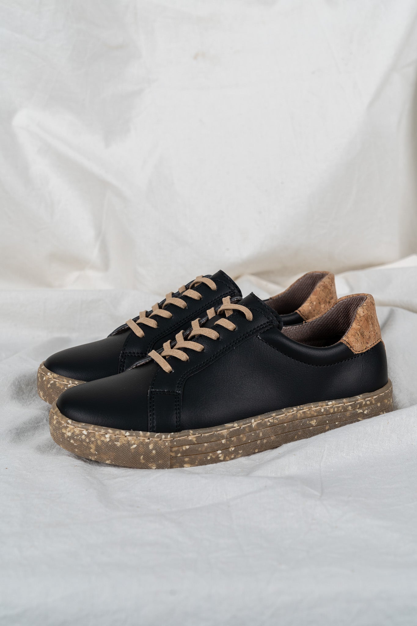 DORI Plant-Based Sneakers - Black&Cork