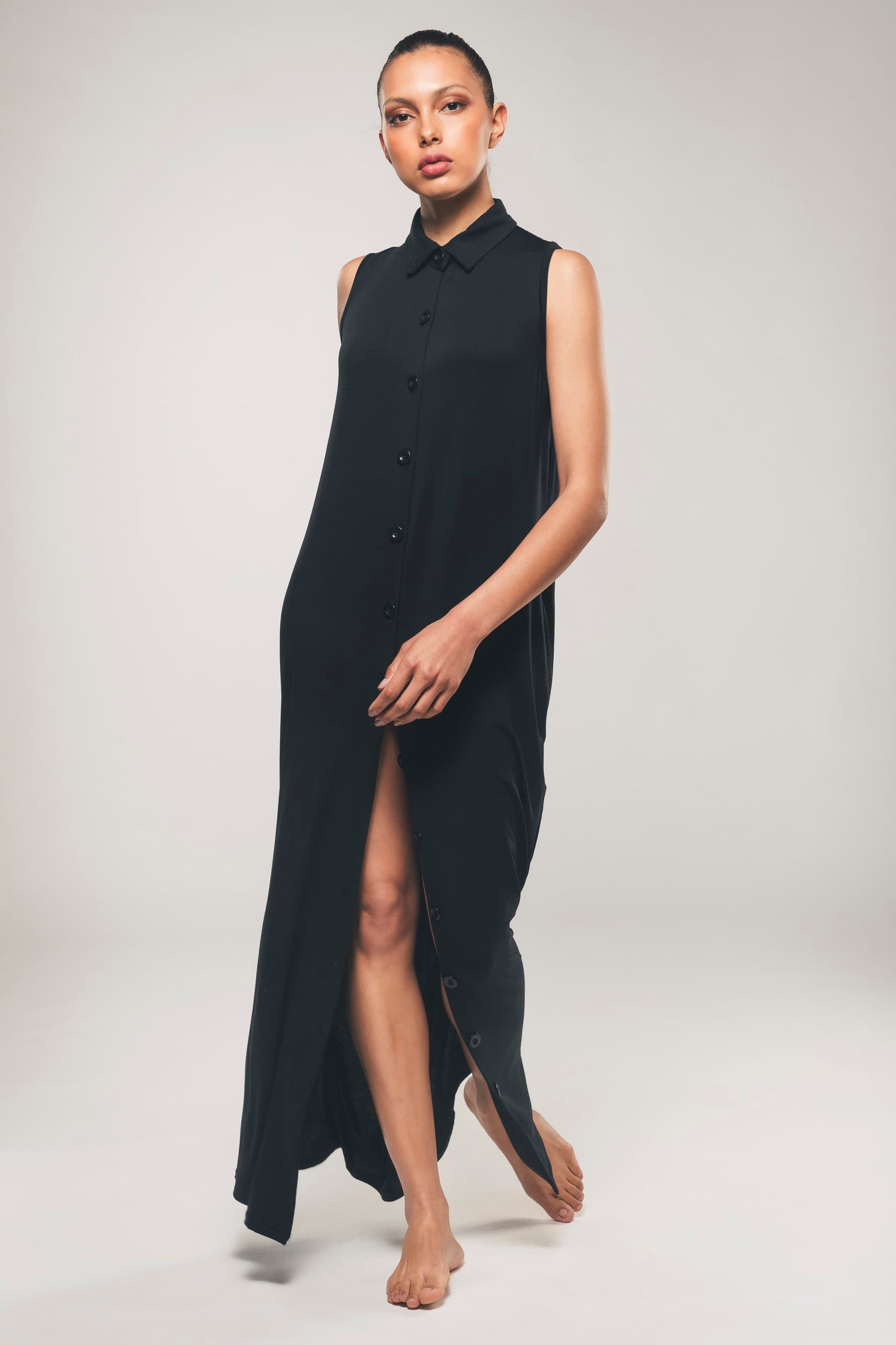 Schwarzes ärmelloses Maxi-Hemdblusenkleid aus Lyocell – Evelyn