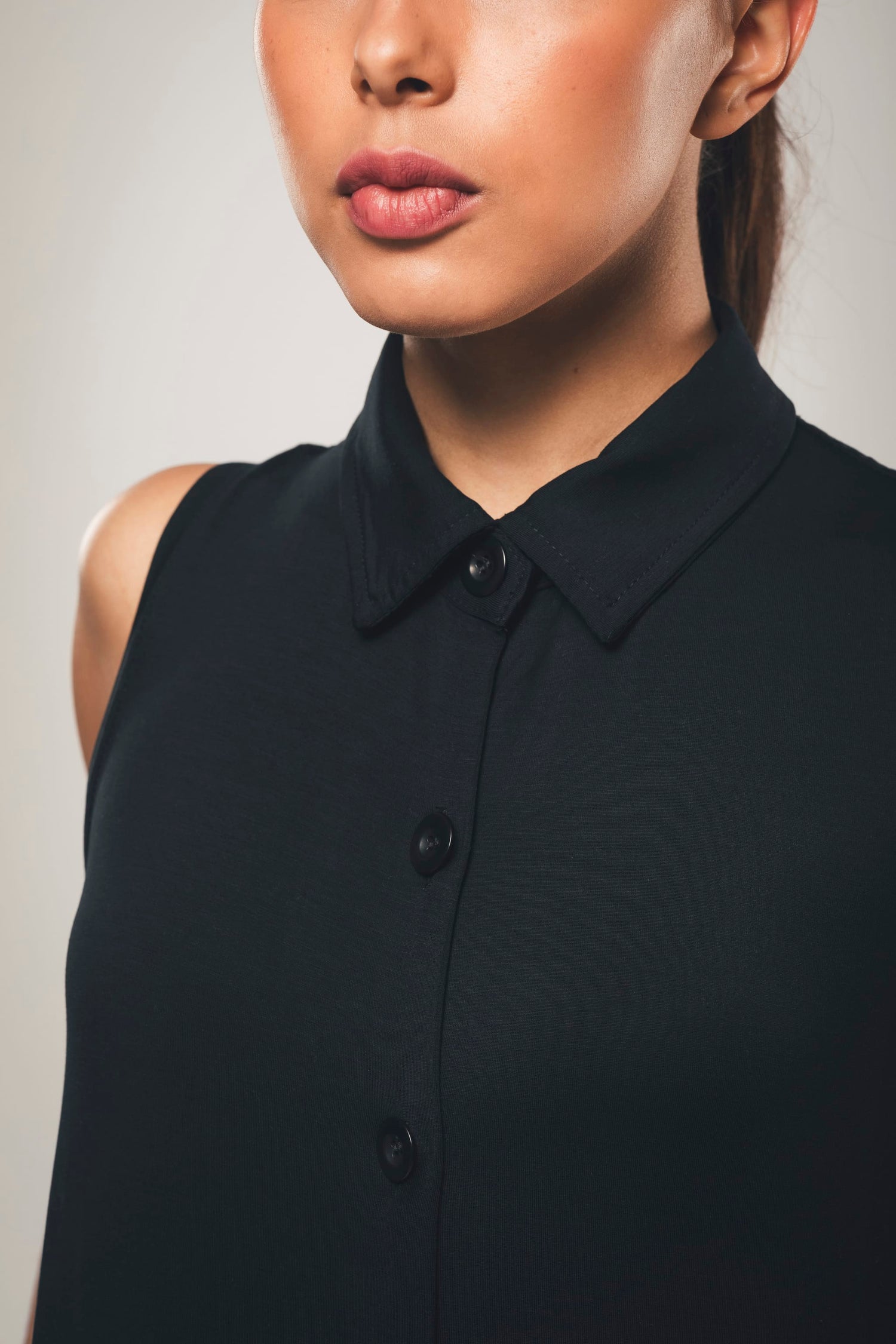 Schwarzes ärmelloses Maxi-Hemdblusenkleid aus Lyocell – Evelyn