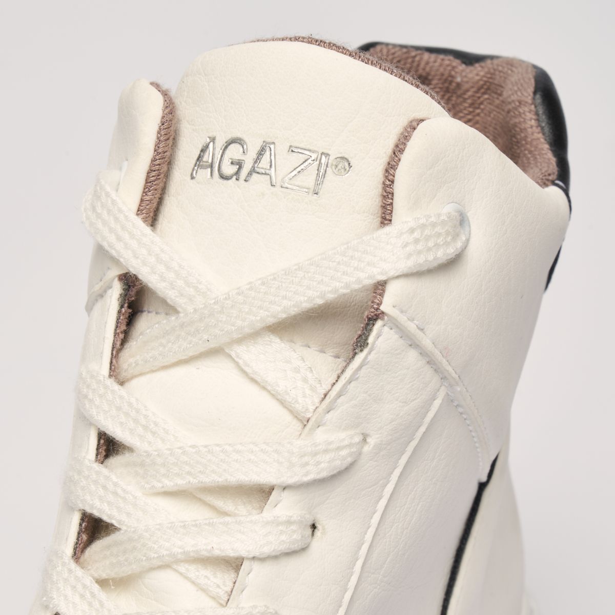 EMI plant-based sneakers – black & white