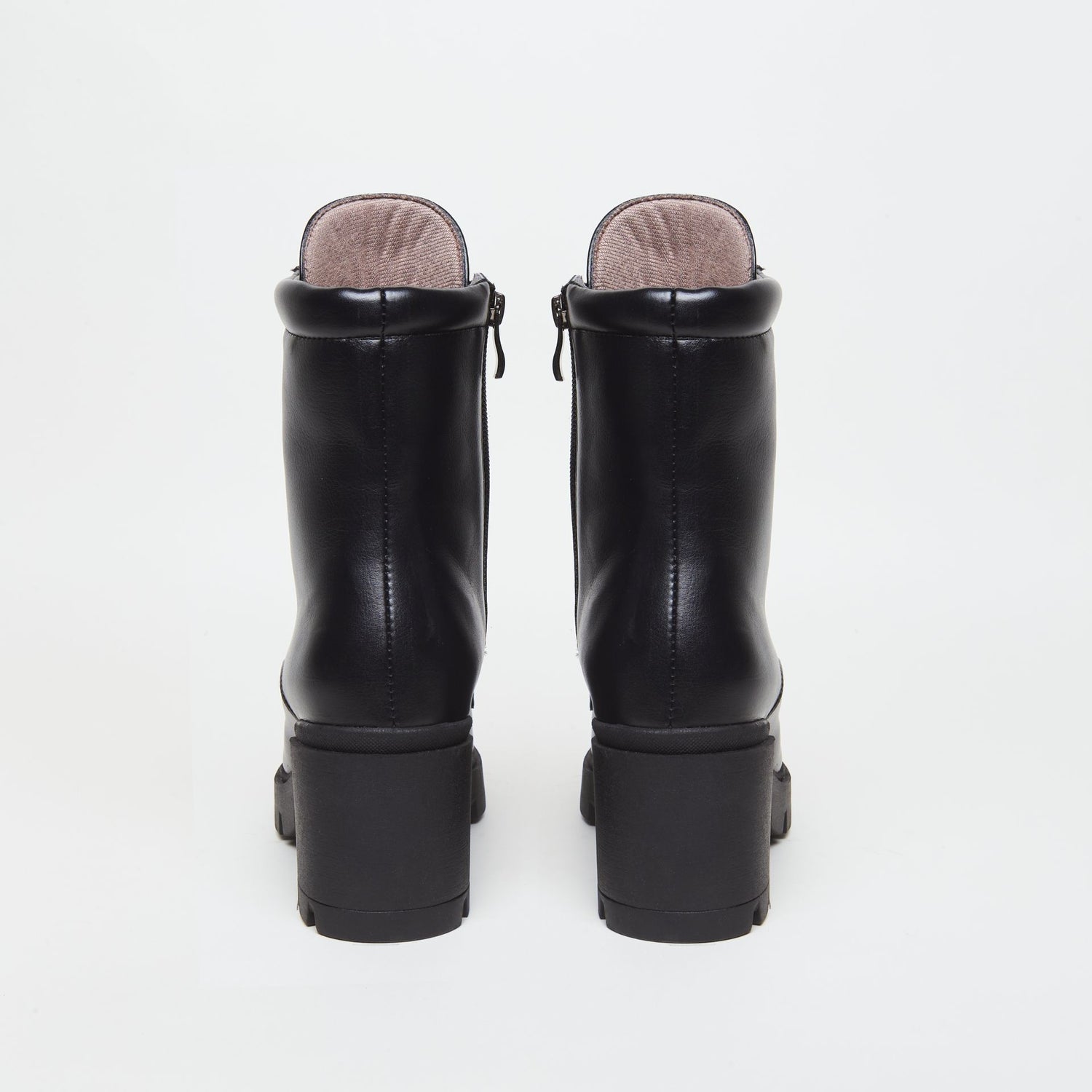 AGA - plant-based boots - black
