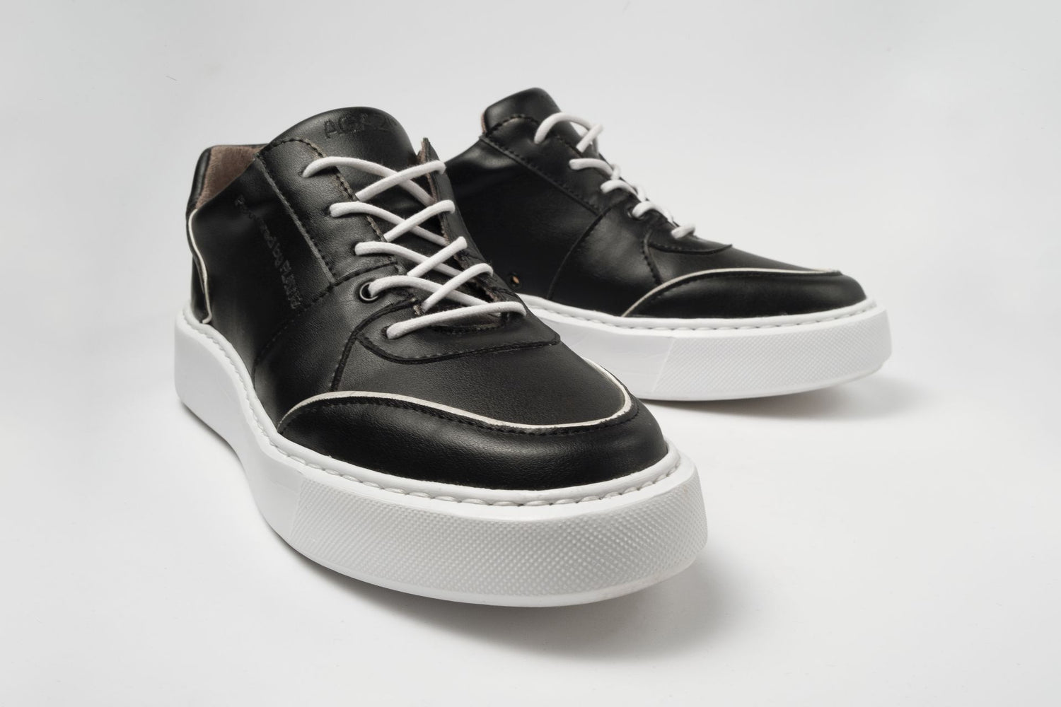 EMI low plant-based sneakers: black & white