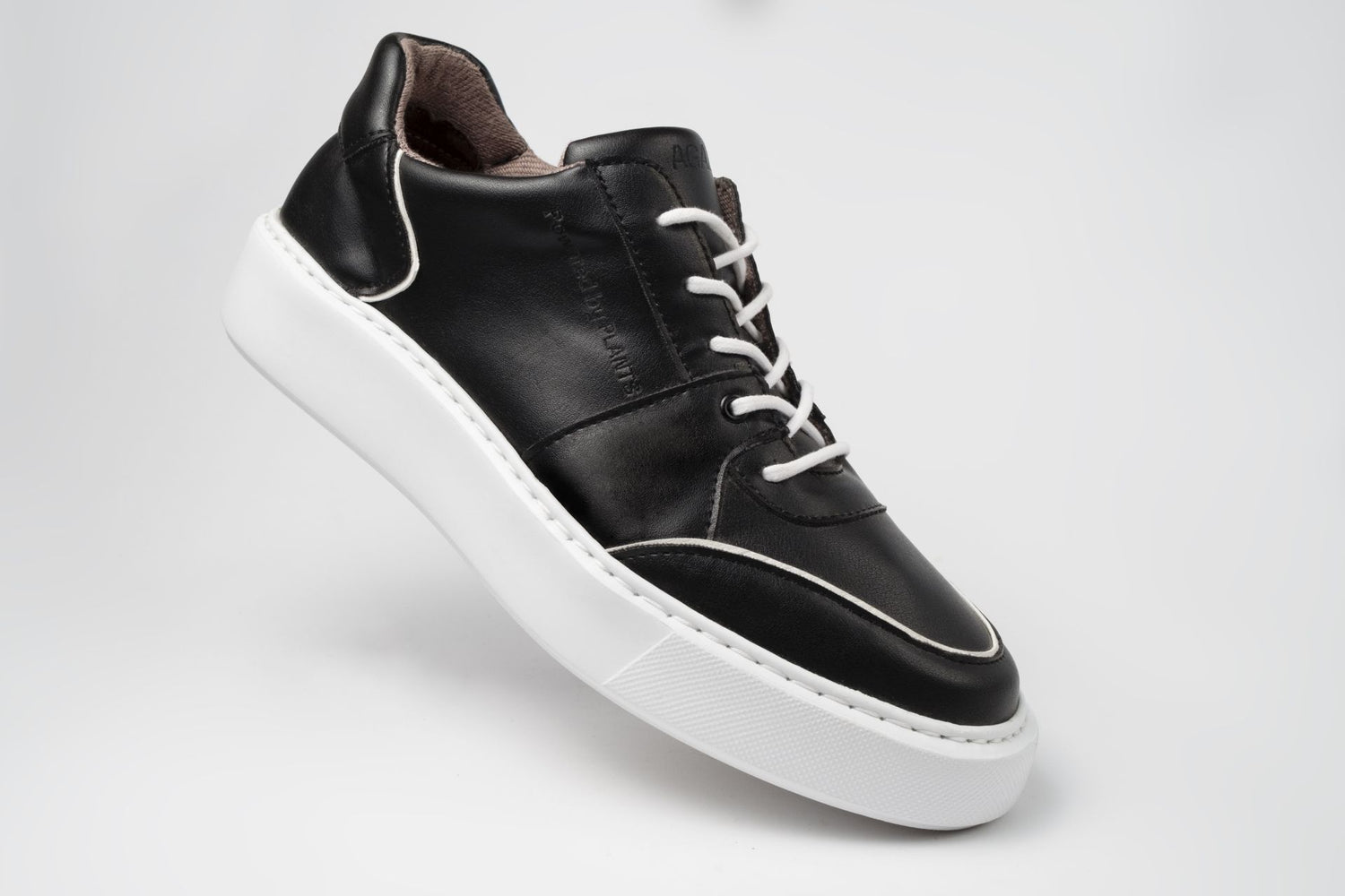 EMI low plant-based sneakers: black & white