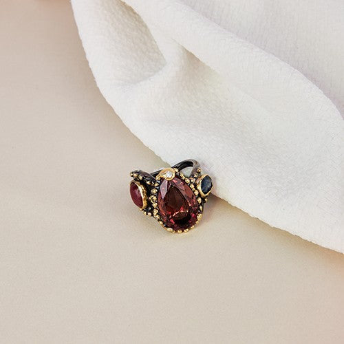 Gemstone splash ring