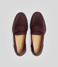 Vegan Loafer - Man from Solari Milano, featuring a classy maroon color and U-shaped stitched pattern.